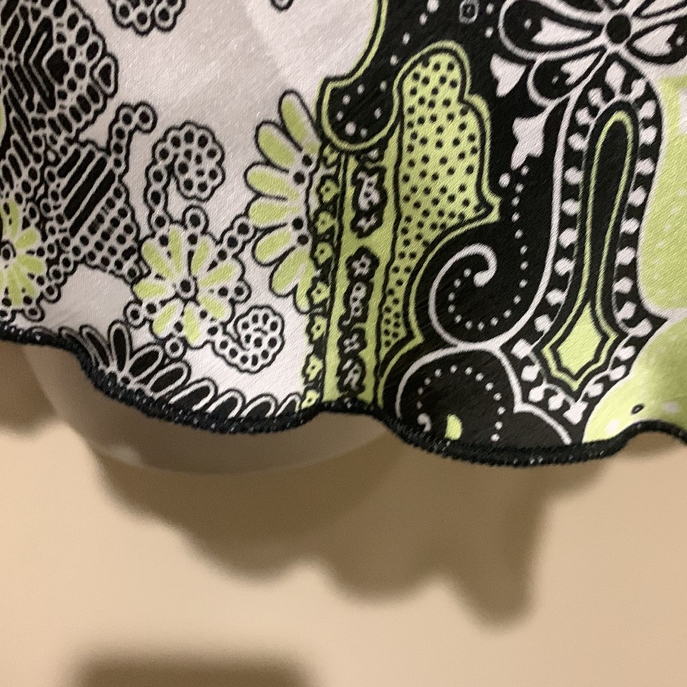 Simply Irresitible top - Picture 5 of 10